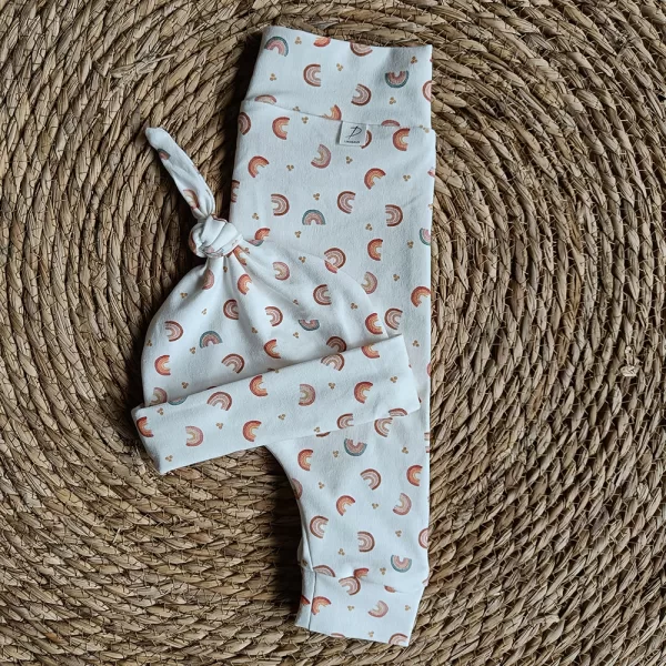 Kinderkleding setje kleine regenboog Lindiezijn uit Sneek.